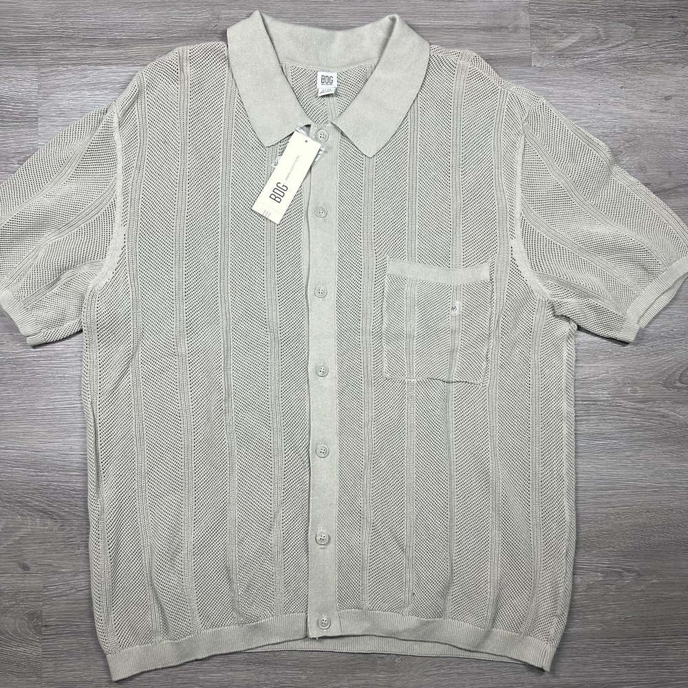 BDG Urban Outfitters short sleeve knit button-up shirt Sz M Grey